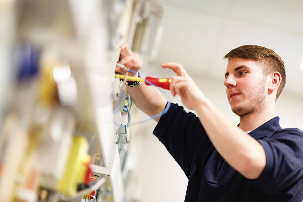 AM2 Electrical - Stockport College